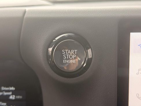 Used 2024 Lexus GX 550 AWD/4WD image 18