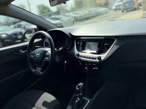 Used 2020 Hyundai Accent SE image 39