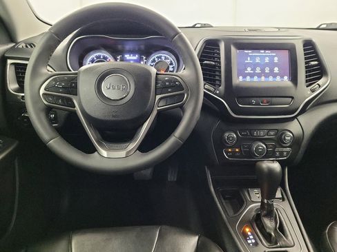 Used 2020 Jeep Cherokee Latitude Plus w/ Mopar Interior Package FWD image 22