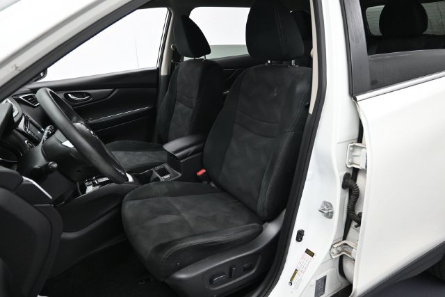 Used 2016 Nissan Rogue SV w/ SV Premium Package AWD/4WD image 11