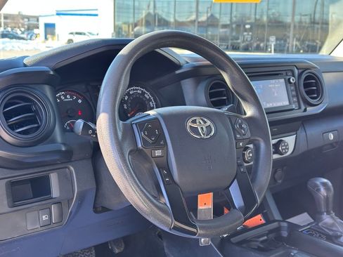 Used 2019 Toyota Tacoma SR w/ SX Package image 12