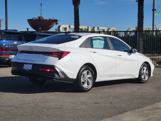 Used 2026 Hyundai Elantra SE FWD image 4