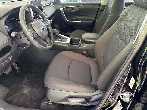 Used 2025 Toyota RAV4 LE AWD/4WD image 7