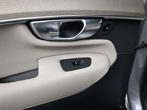 New 2026 Volvo XC90 B6 Plus w/ Protection Package Premier image 16