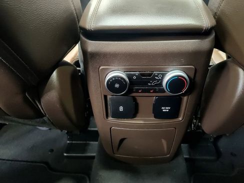 Used 2022 Ford Explorer King Ranch w/ Premium Technology Package AWD/4WD image 17