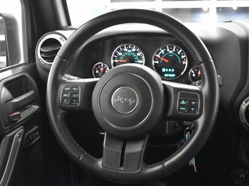 Used 2017 Jeep Wrangler Unlimited Rubicon w/ Cold Weather Group image 25