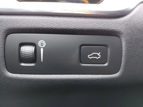 Used 2022 Volvo XC60 B5 Inscription w/ Advanced Package image 39