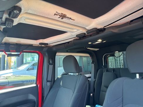 Used 2019 Jeep Wrangler Sport S image 10