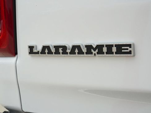 Used 2025 RAM 1500 Laramie w/ Sport Appearance Package AWD/4WD image 10
