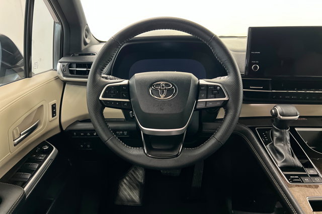 Used 2026 Toyota Sienna Platinum AWD/4WD image 12