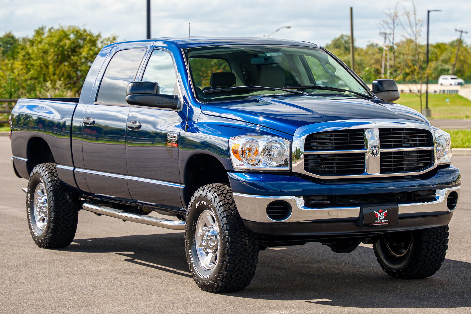 Used 2009 Dodge Ram 2500 Truck SLT w/ Popular Equipment Group AWD/4WD image 1