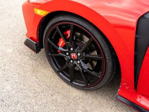 Used 2017 Honda Civic Type R image 12