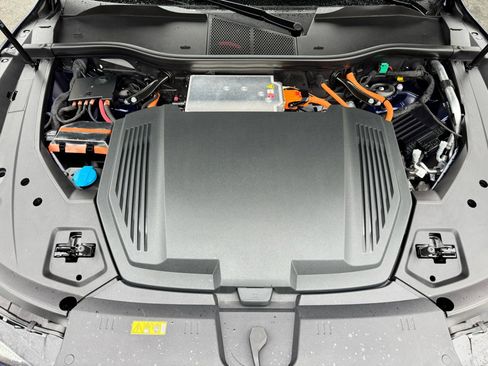 Used 2022 Audi e-tron S Premium Plus image 44