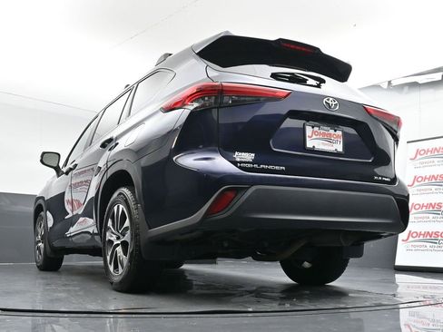 Used 2023 Toyota Highlander XLE image 39
