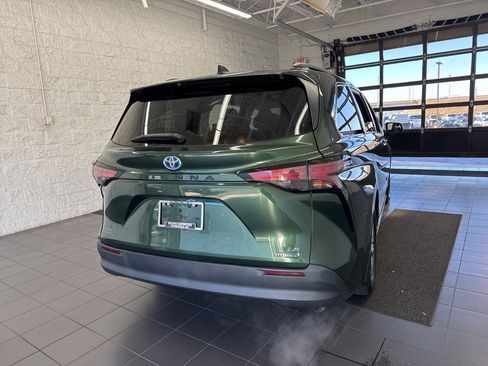 Certified 2021 Toyota Sienna LE image 7