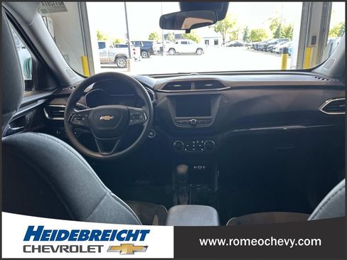 Used 2023 Chevrolet TrailBlazer LT FWD image 16