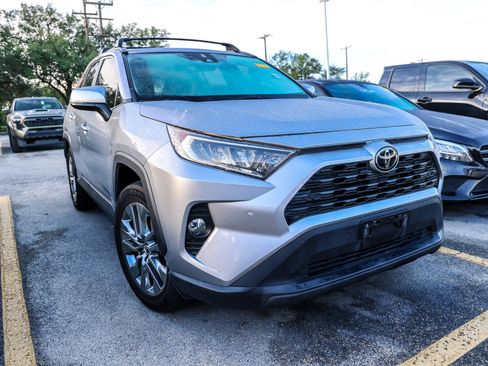 Used 2019 Toyota RAV4 XLE Premium w/ Advanced Technology Package FWD image 5