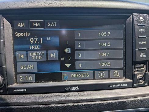 Used 2013 Chrysler Town & Country Touring-L w/ Driver Convenience Group FWD image 21