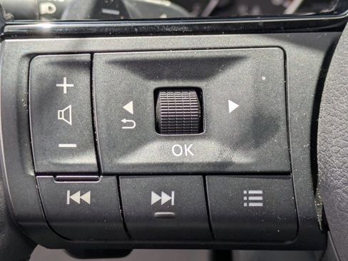 Certified 2023 Nissan Pathfinder SL w/ SL Premium Package FWD image 11