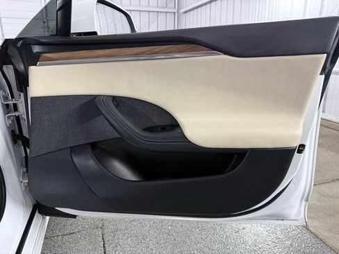 Used 2021 Tesla Model S Plaid image 27