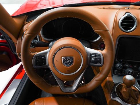 Used 2013 SRT Viper GTS w/ GTS Laguna Interior Pkg image 10