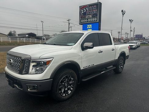 Used 2019 Nissan Titan Platinum Reserve image 6