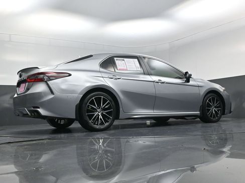 Used 2024 Toyota Camry SE FWD image 18