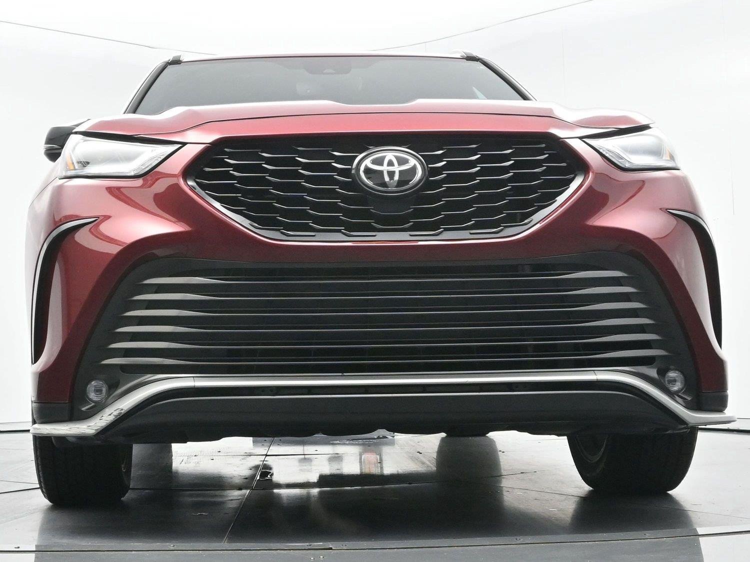 Used 2022 Toyota Highlander XSE AWD/4WD image 48