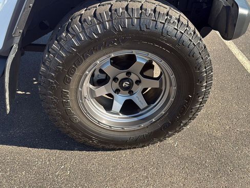 Used 2021 Jeep Gladiator Overland image 9