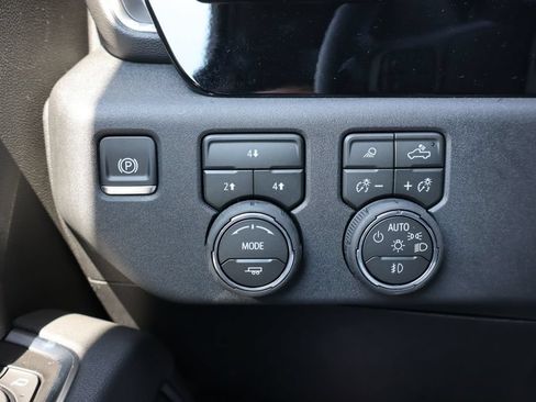 New 2026 Chevrolet Silverado 2500 LT w/ All Star Edition AWD/4WD image 17