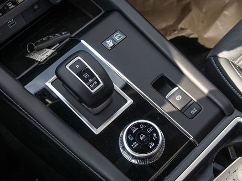 New 2024 Mitsubishi Outlander 4WD Plug-In Hybrid image 39