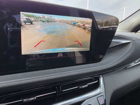 Used 2024 Buick Envista Avenir image 17