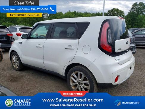 Used 2018 Kia Soul + FWD image 3