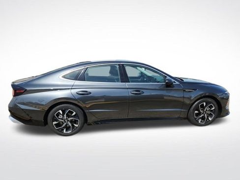 Used 2025 Hyundai Sonata SEL FWD image 10