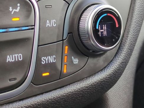 Used 2019 Chevrolet Equinox LT w/ Driver Convenience Package image 38