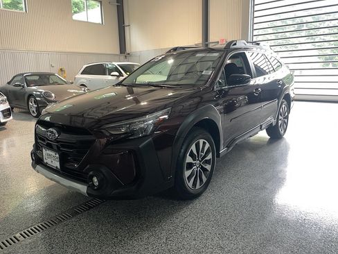 Used 2025 Subaru Outback Limited XT AWD/4WD image 3