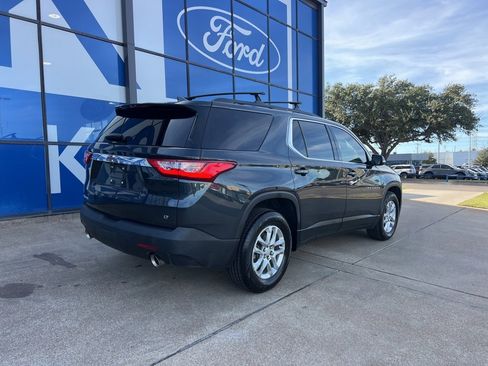 Used 2021 Chevrolet Traverse LT image 8