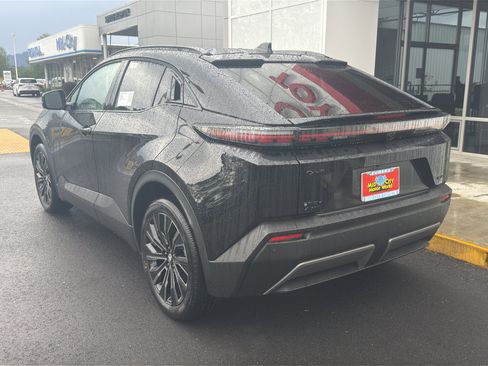 New 2026 Toyota C-HR AWD/4WD image 9
