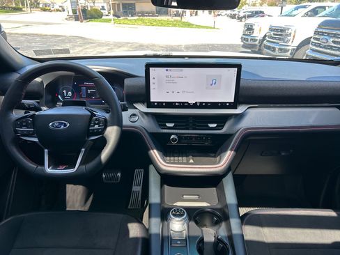 Certified 2025 Ford Explorer ST AWD/4WD image 6