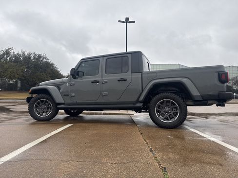 Used 2021 Jeep Gladiator Sport image 7