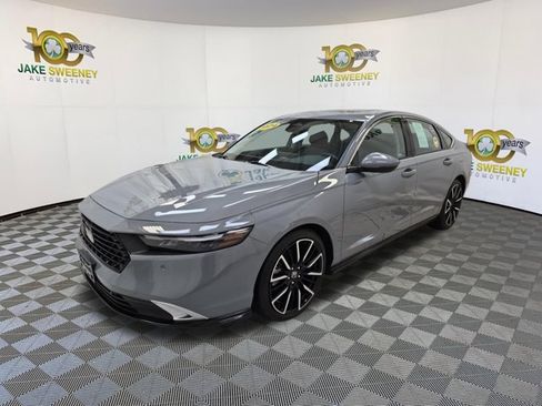 Used 2024 Honda Accord Touring image 4