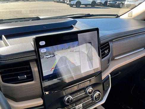 Used 2024 Ford Expedition Max Limited image 11