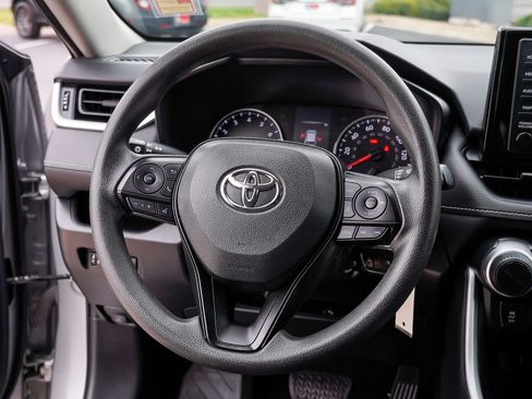 Used 2021 Toyota RAV4 LE image 30