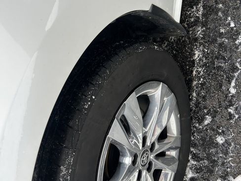 Used 2025 Toyota Sienna XLE w/ XLE Plus Package image 25