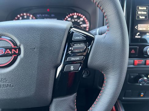 Used 2025 Nissan Frontier PRO-4X AWD/4WD image 29