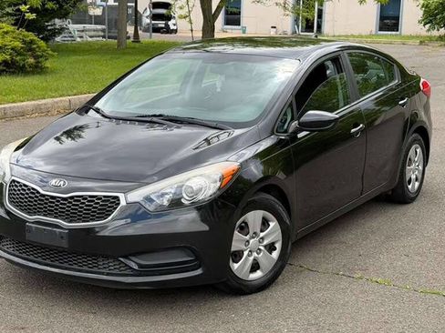 Used 2016 Kia Forte LX FWD image 2