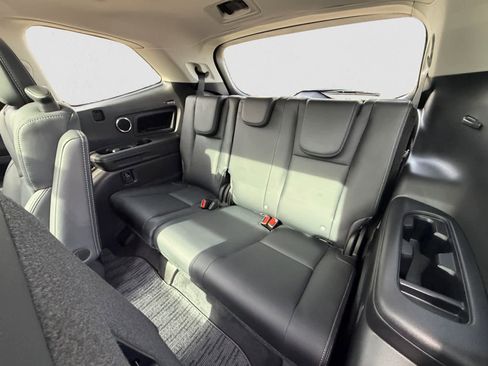 Certified 2022 Subaru Ascent Limited w/ Technology Package image 12