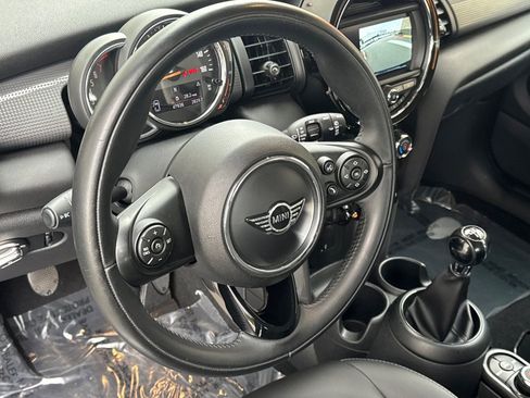 Used 2019 MINI Cooper 2-Door Hardtop image 14