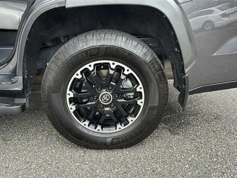 Used 2023 Toyota Sequoia Limited w/ TRD Off-Road Package image 20