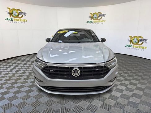 Used 2019 Volkswagen Jetta R-Line w/ R-Line Cold Weather Package FWD image 3